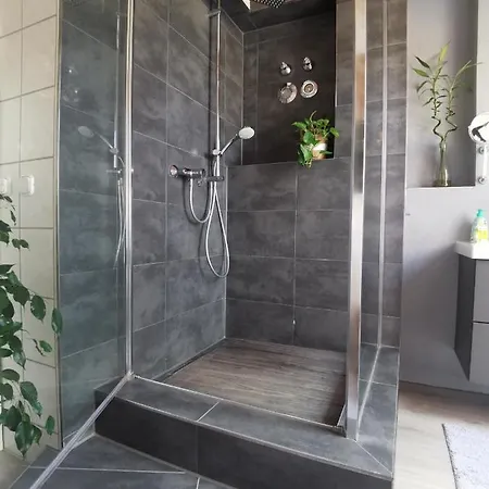 Apartment Grune Lichtreiche Mit Dachterasse